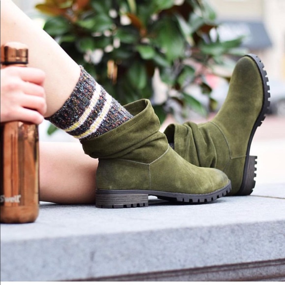 Tan Distressed Slouchy Lug Sole Combat Boots - Picture 8 of 8